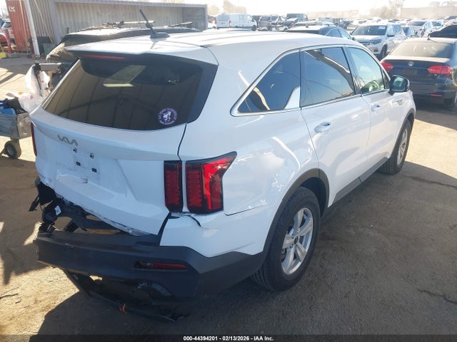 KIA SORENTO LX 2023 5XYRG4LC1PG247046 Image 4