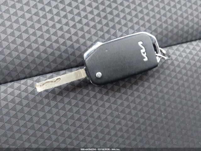 KNDJ23AU9R7909411 KIA SOUL LX