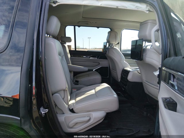 1C4SJVDT0NS227305 Jeep Wagoneer Series Iii 4x4