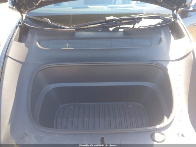 44394250 :رقم المزاد ، 7SAYGDEE7TF357274 vin ، 2026 Tesla Model Y Long Range Launch Series/premium All-wheel Drive مزاد بيع