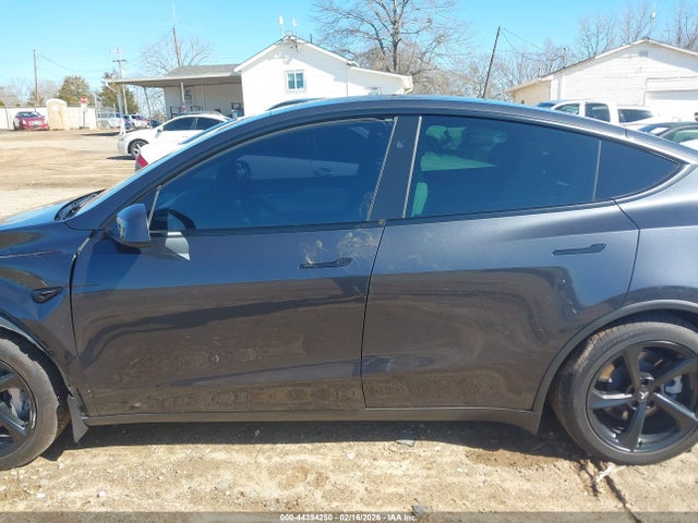 44394250 :رقم المزاد ، 7SAYGDEE7TF357274 vin ، 2026 Tesla Model Y Long Range Launch Series/premium All-wheel Drive مزاد بيع