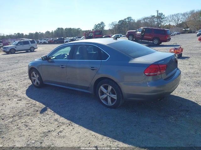 44394285 :رقم المزاد ، 1VWBT7A39FC025582 vin ، 2015 Volkswagen Passat 1.8t Se مزاد بيع