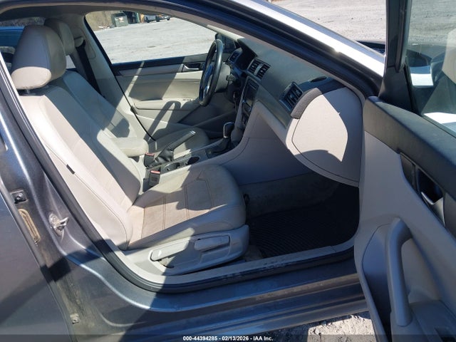 44394285 :رقم المزاد ، 1VWBT7A39FC025582 vin ، 2015 Volkswagen Passat 1.8t Se مزاد بيع