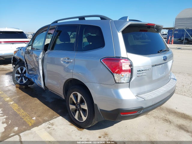 2017 SUBARU FORESTER JF2SJAJC6HH548104 Photo 2