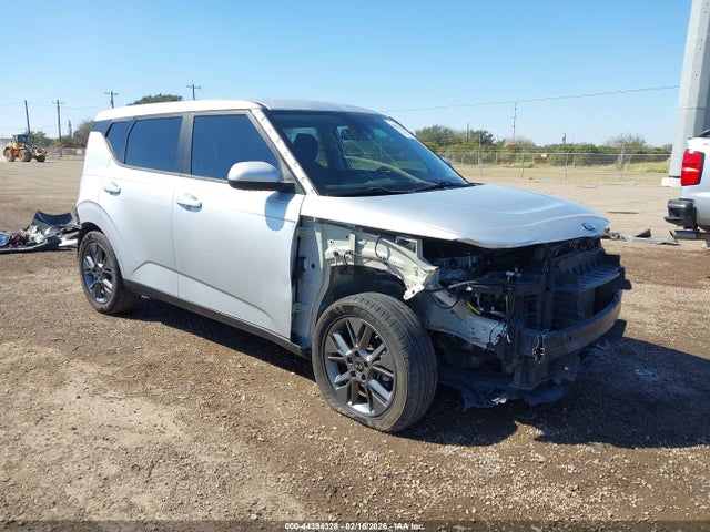 44394328 :رقم المزاد ، KNDJ23AU2M7795650 vin ، 2021 Kia Soul S مزاد بيع