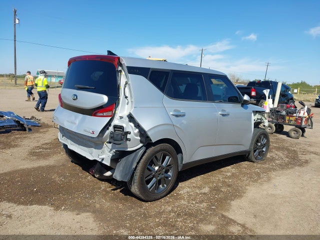 44394328 :رقم المزاد ، KNDJ23AU2M7795650 vin ، 2021 Kia Soul S مزاد بيع