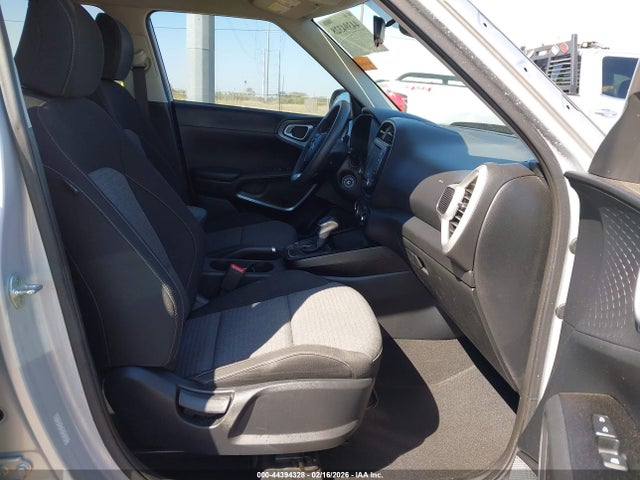 44394328 :رقم المزاد ، KNDJ23AU2M7795650 vin ، 2021 Kia Soul S مزاد بيع