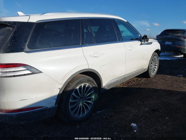 Lincoln Aviator Standard 2023 5LM5J6XC2PGL26625 Image 4