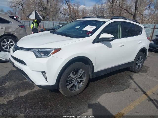 2017 Toyota Rav4 Xle მანქანა იყიდება აუქციონზე, vin: JTMRFREV0HD214375, აუქციონის ნომერი: 44394462