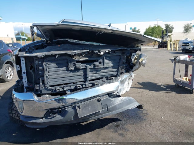 3GCUKREC4JG329896 Chevrolet Silverado 1500 1lt