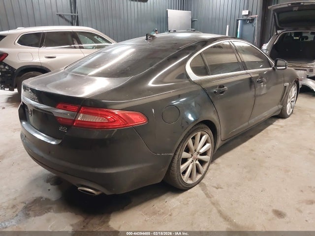 2014 JAGUAR XF SAJWJ0EF7E8U18540 Photo 3