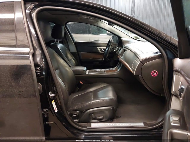 2014 JAGUAR XF SAJWJ0EF7E8U18540 Photo 4
