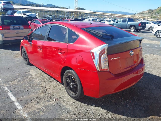 Toyota Prius Two 2014 JTDKN3DU9E0356687 Image 3