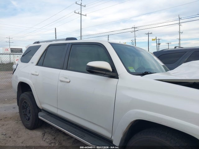 JTEBU5JR5K5668000 Toyota 4RUNNER SR5