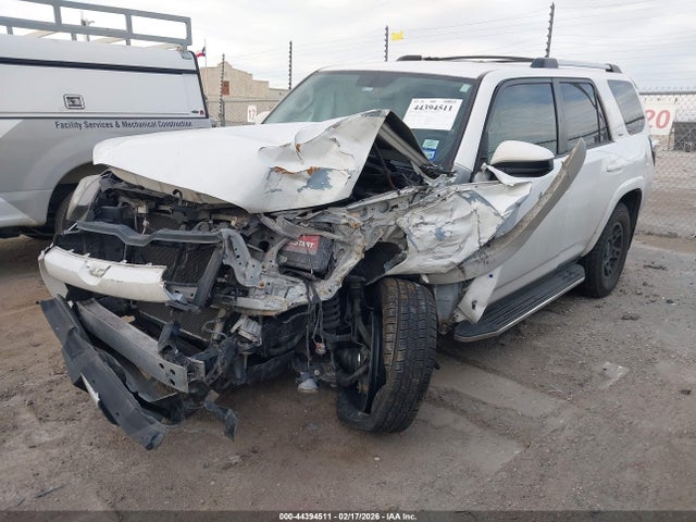 JTEBU5JR5K5668000 Toyota 4RUNNER SR5