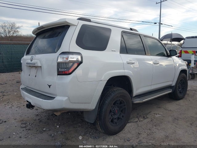JTEBU5JR5K5668000 Toyota 4RUNNER SR5