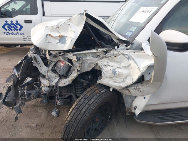 JTEBU5JR5K5668000 Toyota 4RUNNER SR5