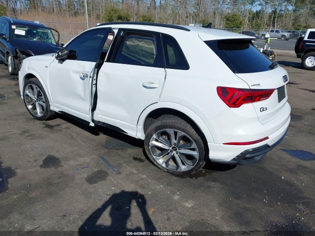 2022 AUDI Q3 WA1EECF35N1031413 Photo 2