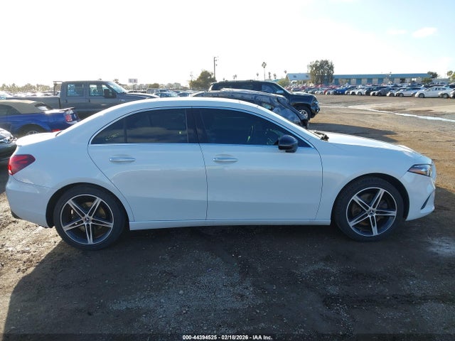 2019 Mercedes-benz A 220 4matic მანქანა იყიდება აუქციონზე, vin: WDD3G4FB5KW019271, აუქციონის ნომერი: 44394525