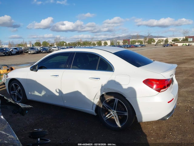 2019 Mercedes-benz A 220 4matic მანქანა იყიდება აუქციონზე, vin: WDD3G4FB5KW019271, აუქციონის ნომერი: 44394525