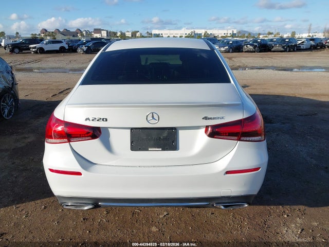 2019 Mercedes-benz A 220 4matic მანქანა იყიდება აუქციონზე, vin: WDD3G4FB5KW019271, აუქციონის ნომერი: 44394525