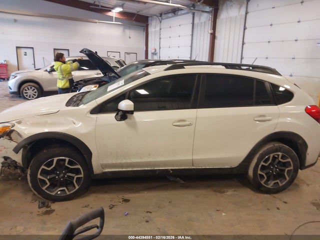 44394551 :رقم المزاد ، JF2GPABC0HH251431 vin ، 2017 Subaru Crosstrek 2.0i Premium مزاد بيع