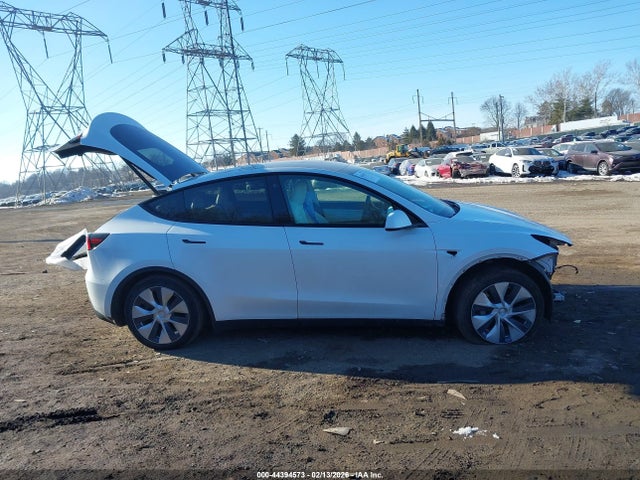 Продажа на аукционе авто 2021 Tesla Model Y Long Range Dual Motor All-wheel Drive, vin: 5YJYGDEE1MF079521, номер лота: 44394573