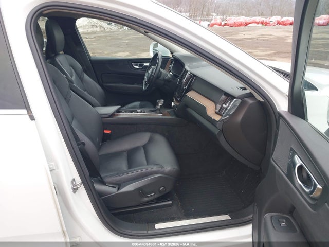 2021 VOLVO XC60 YV4102RK4M1700833 Photo 4