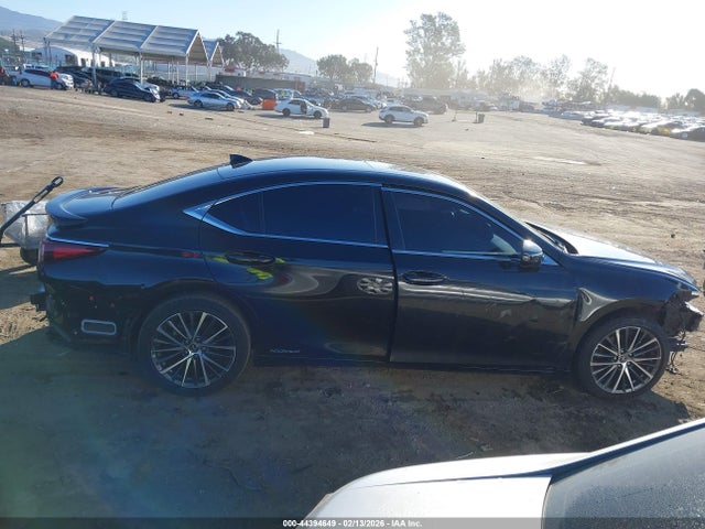 58ADA1C1XNU020673 Lexus ES 300H