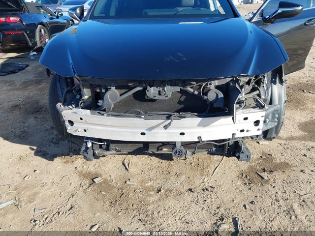 58ADA1C1XNU020673 Lexus ES 300H