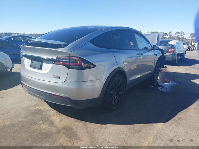 2024 TESLA MODEL X 7SAXCBE69RF453873 Photo 3