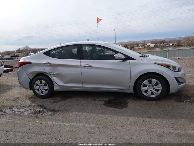 5NPDH4AE1GH681911 Hyundai ELANTRA SE