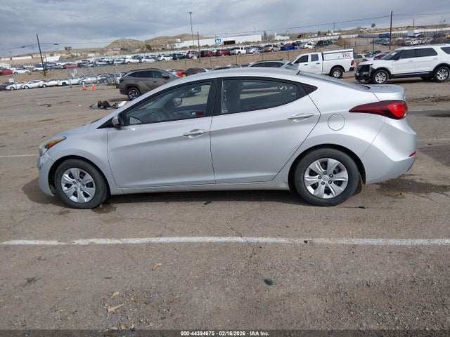 5NPDH4AE1GH681911 Hyundai ELANTRA SE