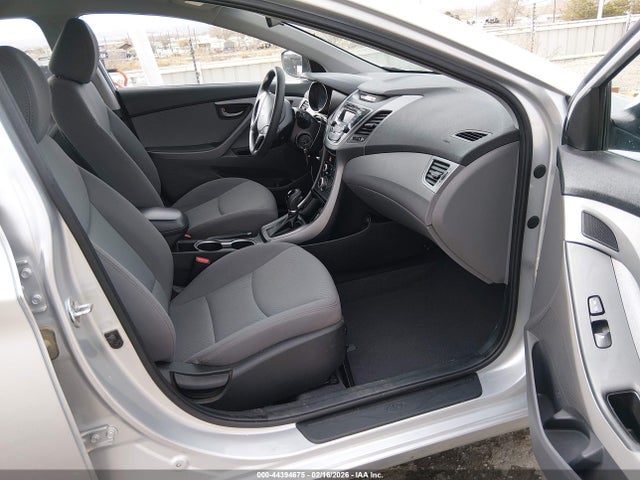 5NPDH4AE1GH681911 Hyundai ELANTRA SE