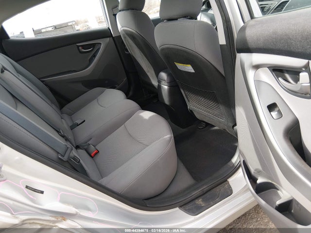 5NPDH4AE1GH681911 Hyundai ELANTRA SE