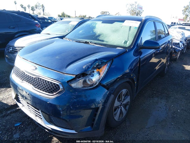KNDCB3LCXH5101320 KIA NIRO LX
