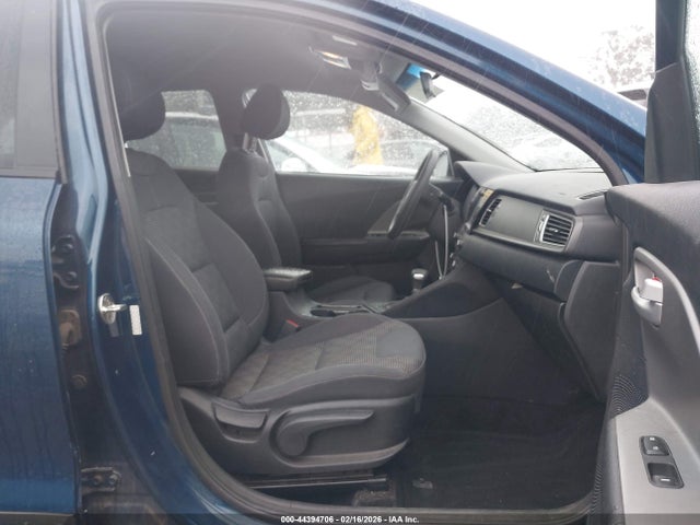 KNDCB3LCXH5101320 KIA NIRO LX