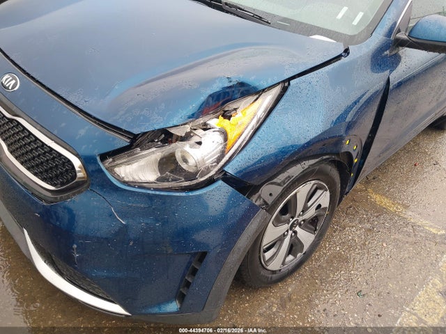 KNDCB3LCXH5101320 KIA NIRO LX
