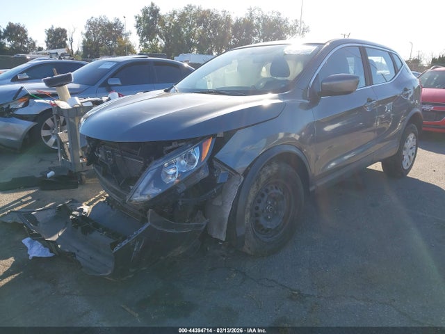 JN1BJ1CR9JW250831 Nissan Rogue Sport S