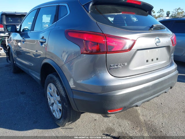 JN1BJ1CR9JW250831 Nissan Rogue Sport S