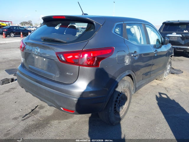 JN1BJ1CR9JW250831 Nissan Rogue Sport S
