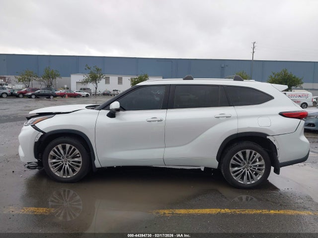 Toyota Highlander Platinum 2023 5TDKDRBH7PS516092 Image 15