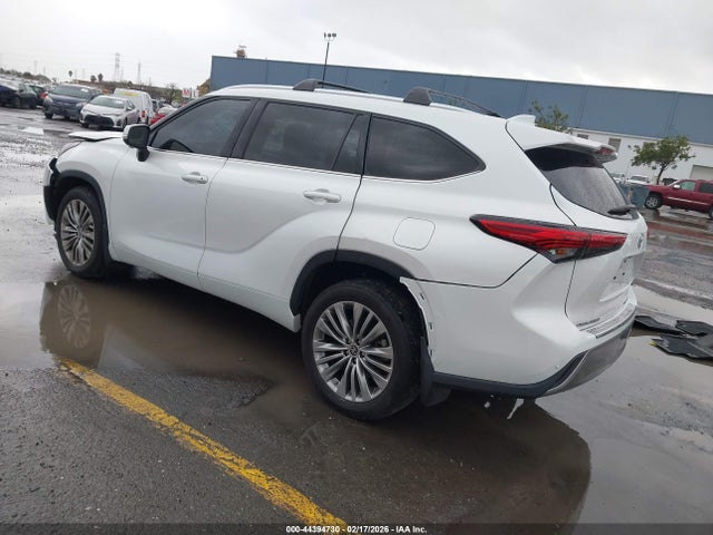 Toyota Highlander Platinum 2023 5TDKDRBH7PS516092 Image 3