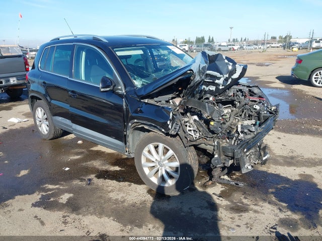 2011 VOLKSWAGEN TIGUAN WVGBV7AX1BW561169