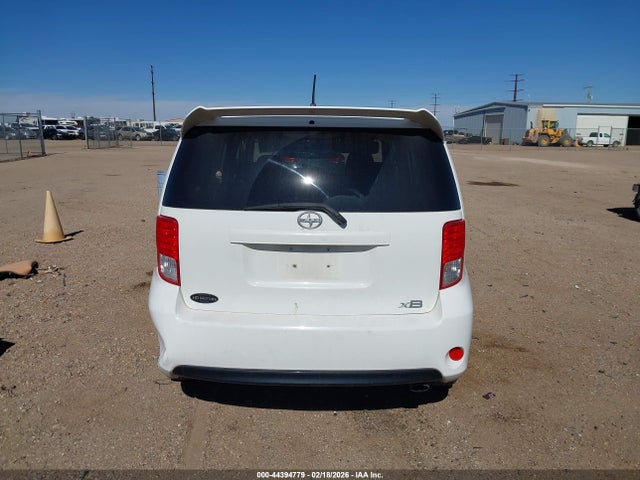 Scion XB 2014 JTLZE4FE2EJ048852 Image 16