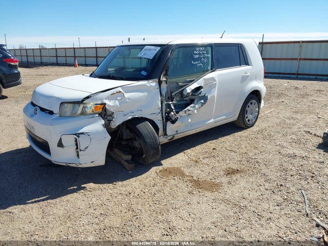 Scion XB 2014 JTLZE4FE2EJ048852 Image 2