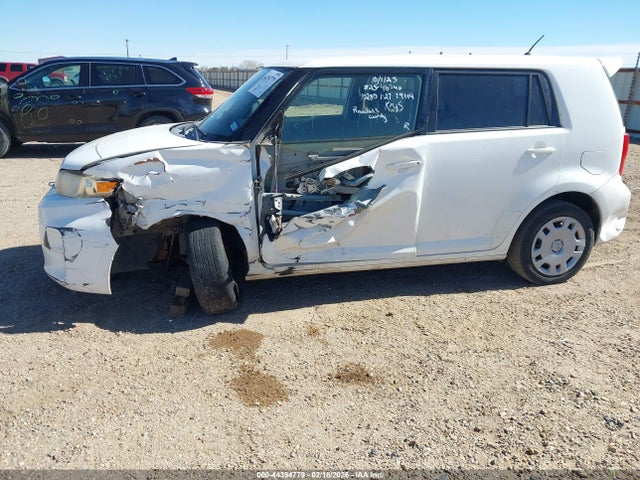 Scion XB 2014 JTLZE4FE2EJ048852 Image 6