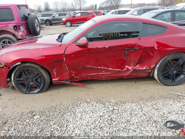44394798 :رقم المزاد ، 1FA6P8CF5J5178176 vin ، 2018 Ford Mustang Gt Premium مزاد بيع