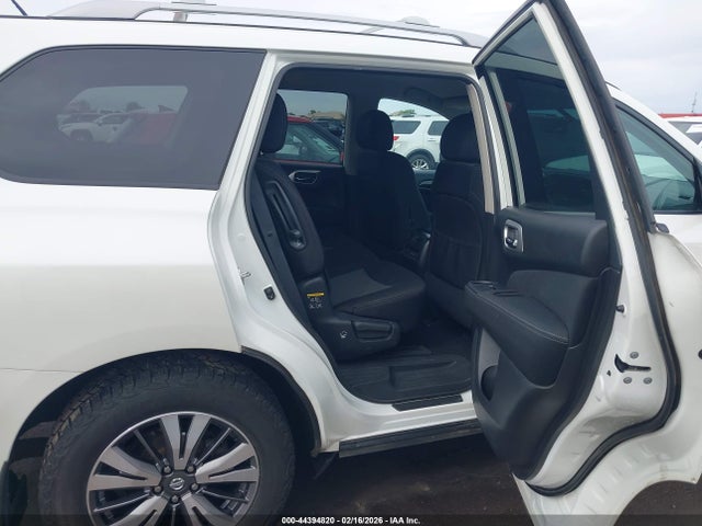 5N1DR2MM8HC638793 Nissan Pathfinder Sv