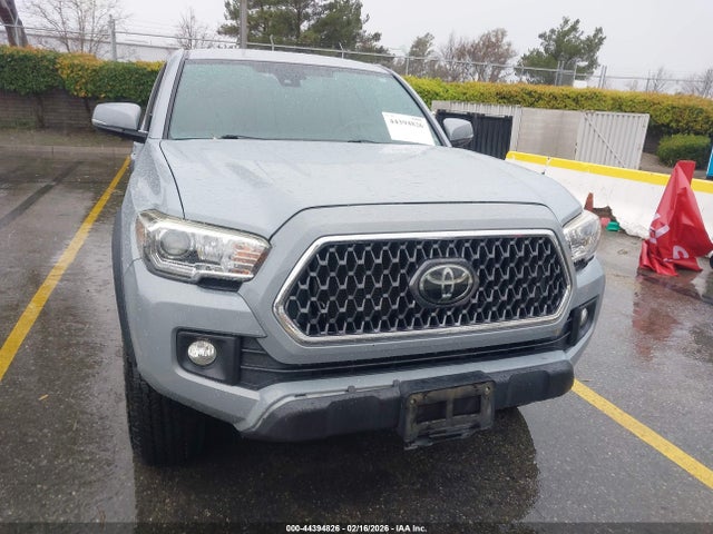 3TMCZ5AN0JM183957 Toyota Tacoma Trd Off Road